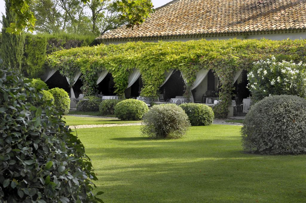 Le Mas De Peint - Hotel Et Restaurant Arles Luaran gambar
