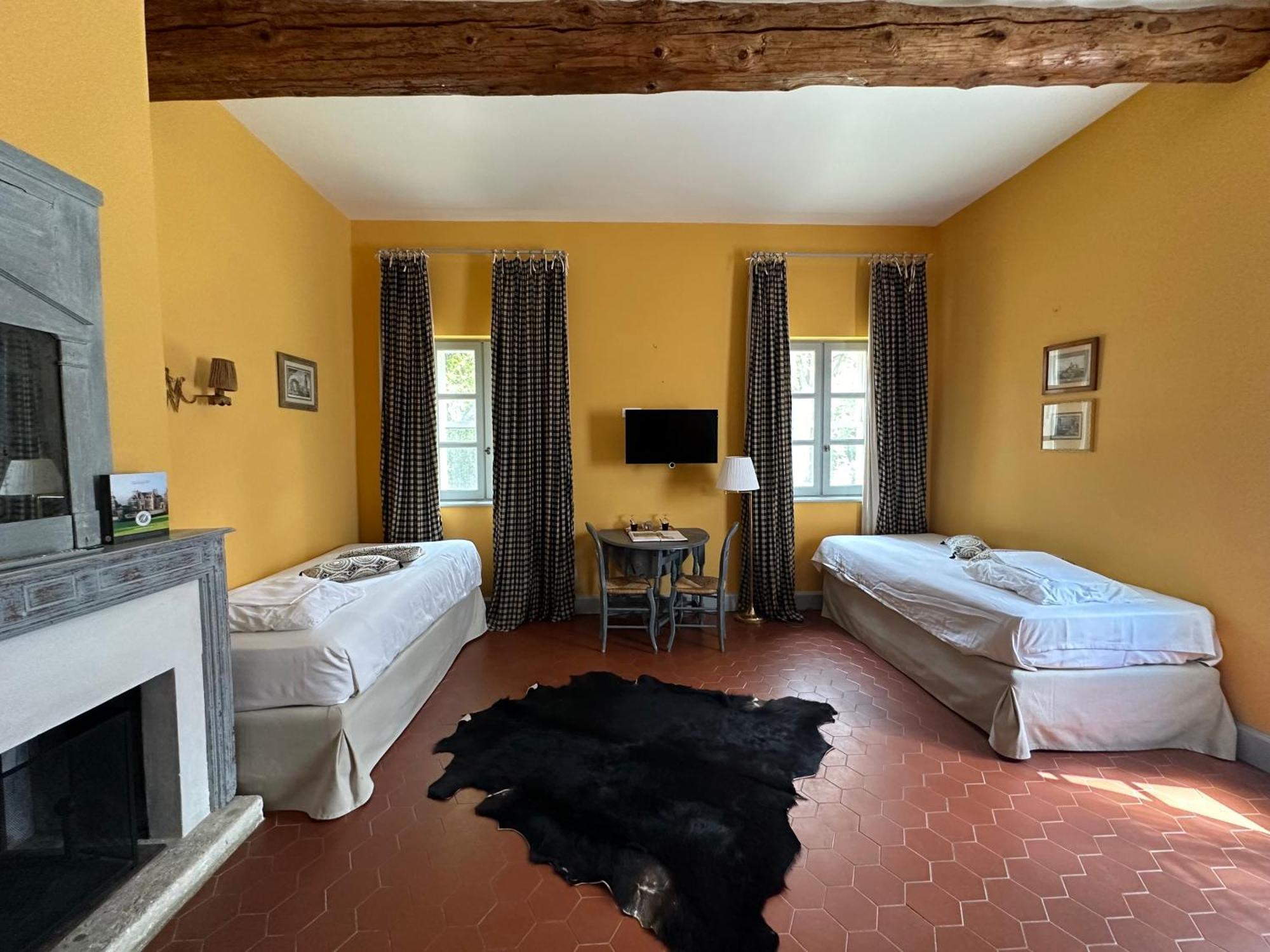 Le Mas De Peint - Hotel Et Restaurant Arles Bilik gambar
