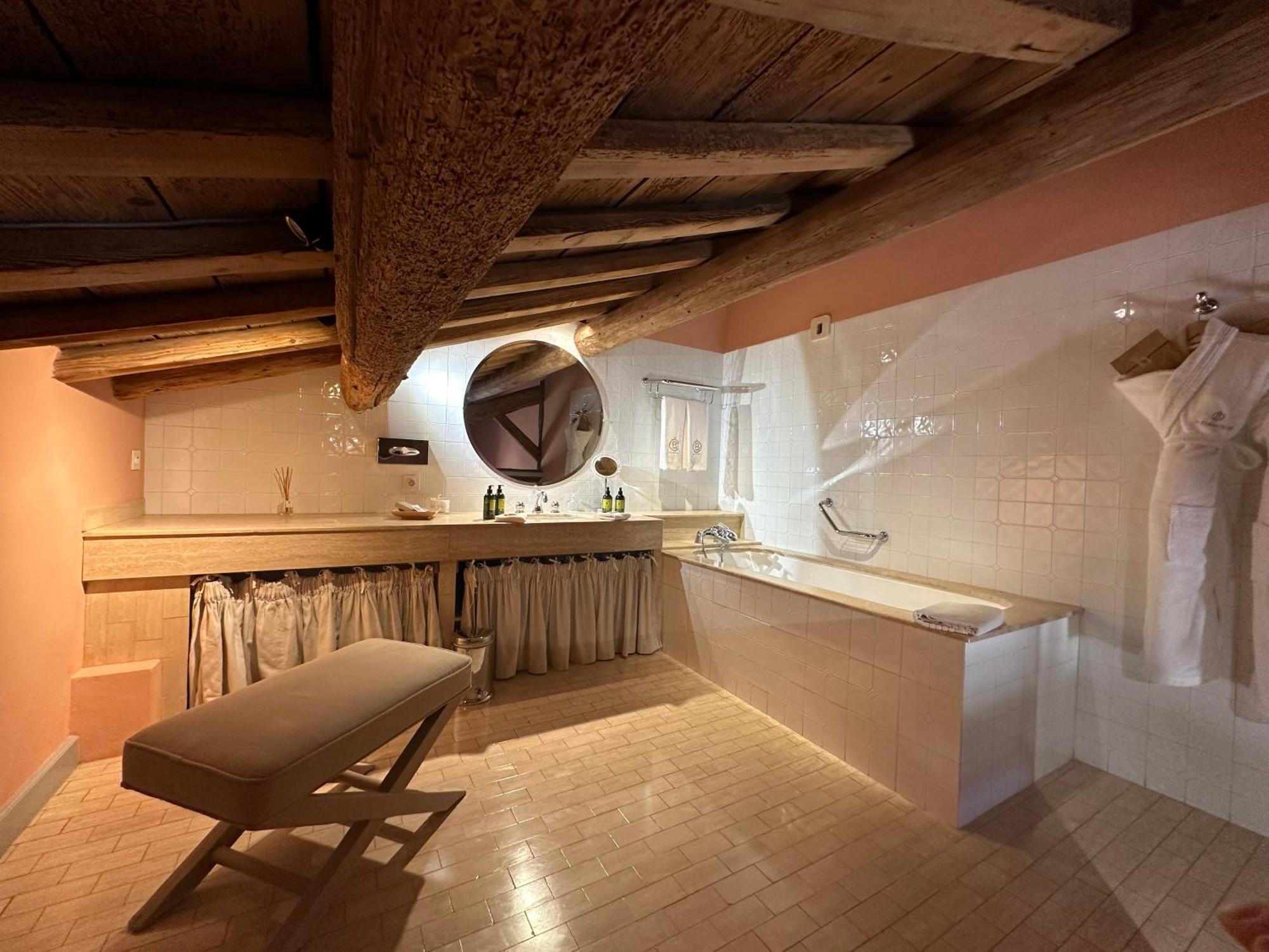Le Mas De Peint - Hotel Et Restaurant Arles Bilik gambar