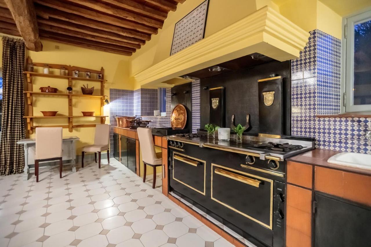 Le Mas De Peint - Hotel Et Restaurant Arles Luaran gambar